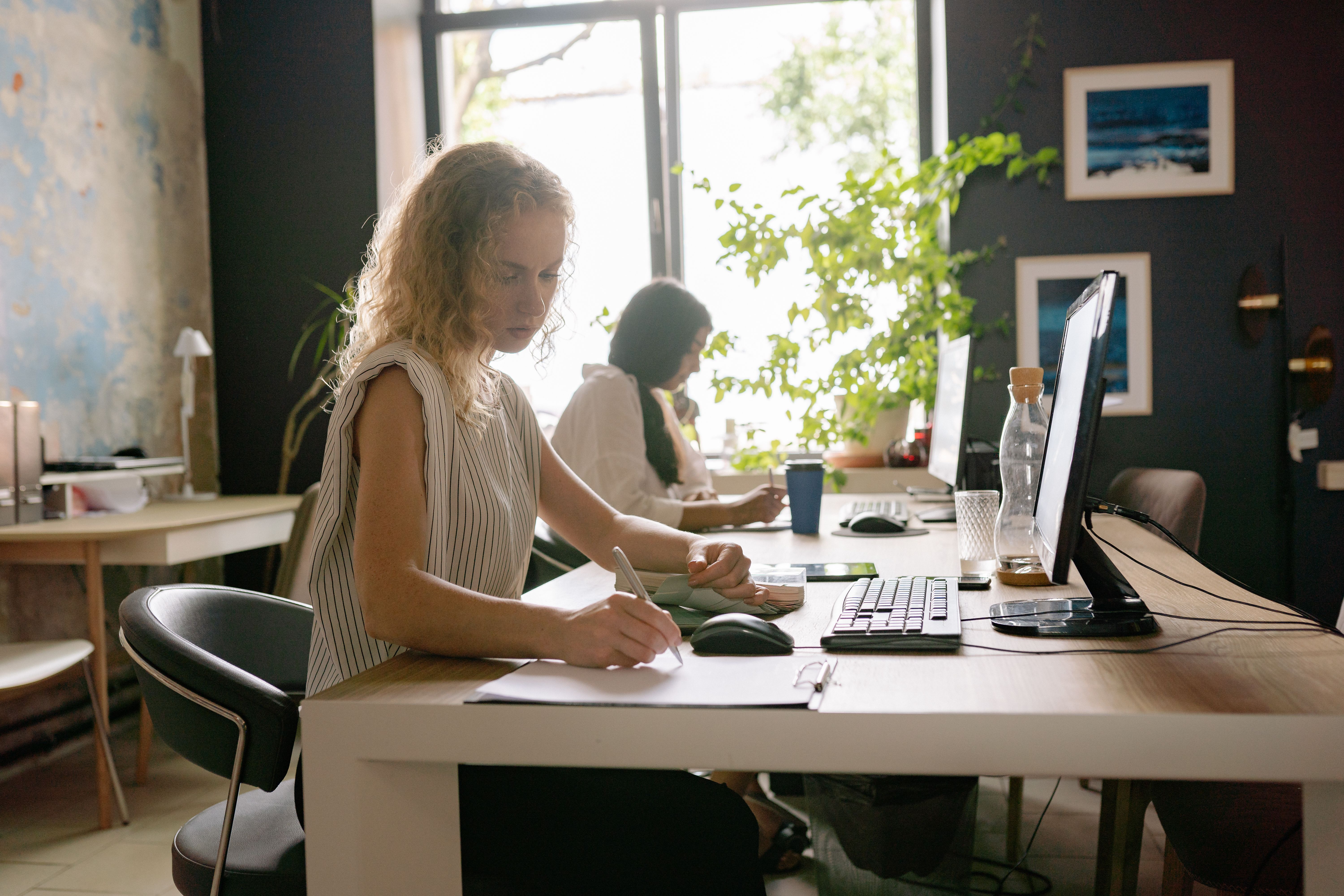 Como Grandes Empresas Escalam Sistemas Web em 2026 - Engenharia de Software e Tecnologia em 2026